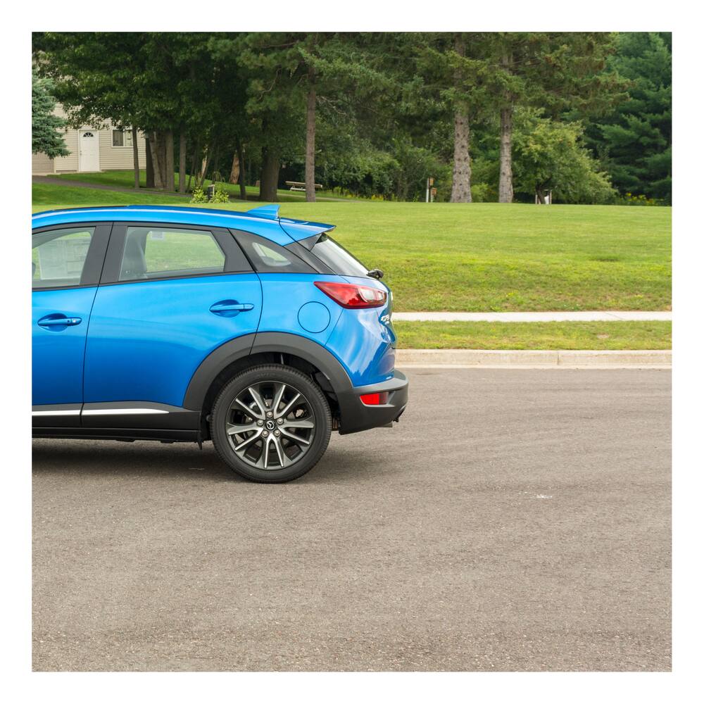 114183 Class 1 Trailer Hitch, 1-1/4 Ball Mount, Select Mazda CX-3